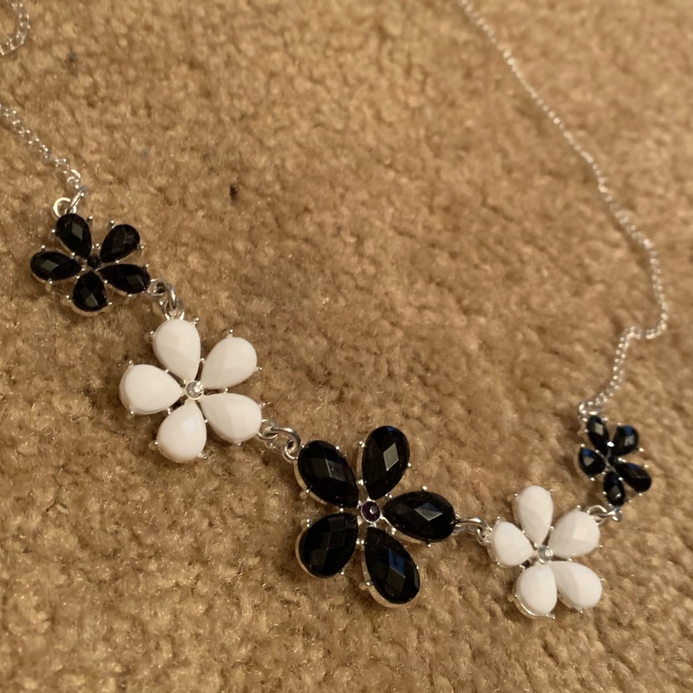 Black and White Flower Necklace